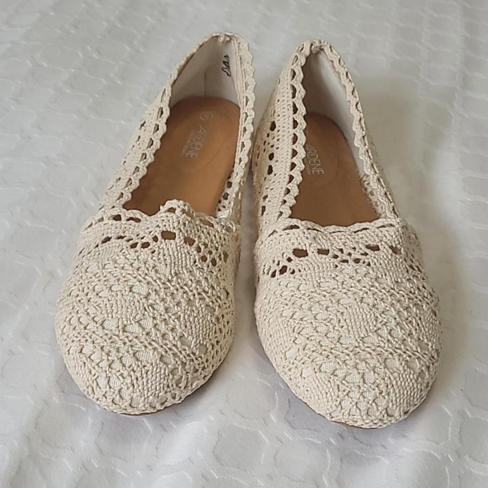 😍3/$25 Crochet Flats - Picture 7 of 8